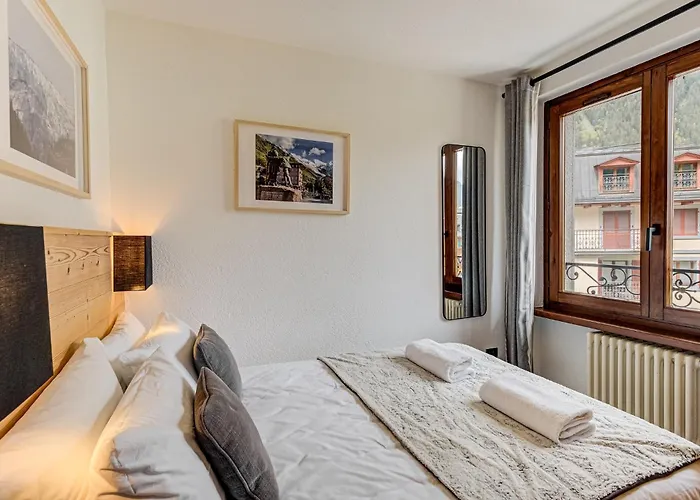 Winn, Alpes Travel, Chamonix, Sleeps 6 *